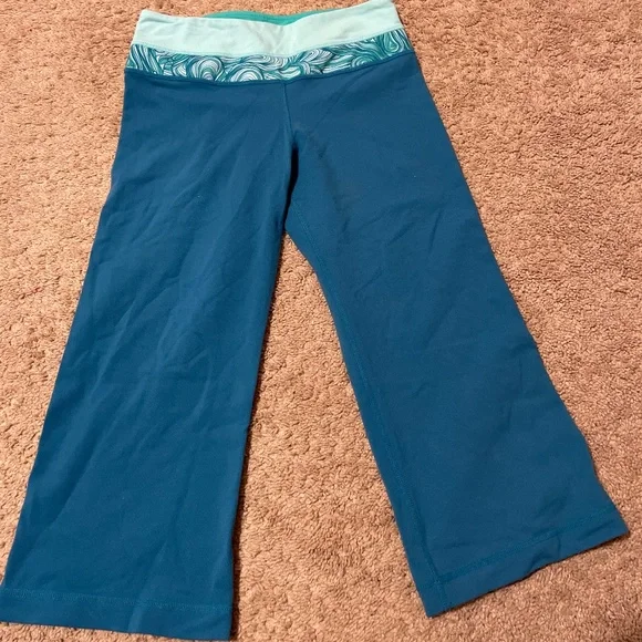 Lululemon blue capris size 4 - Picture 1 of 4